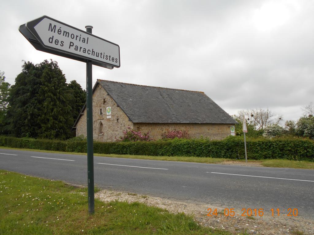 Ferme Manoir La Fiere Bed & Breakfast Sainte-Mere-Eglise Exterior photo