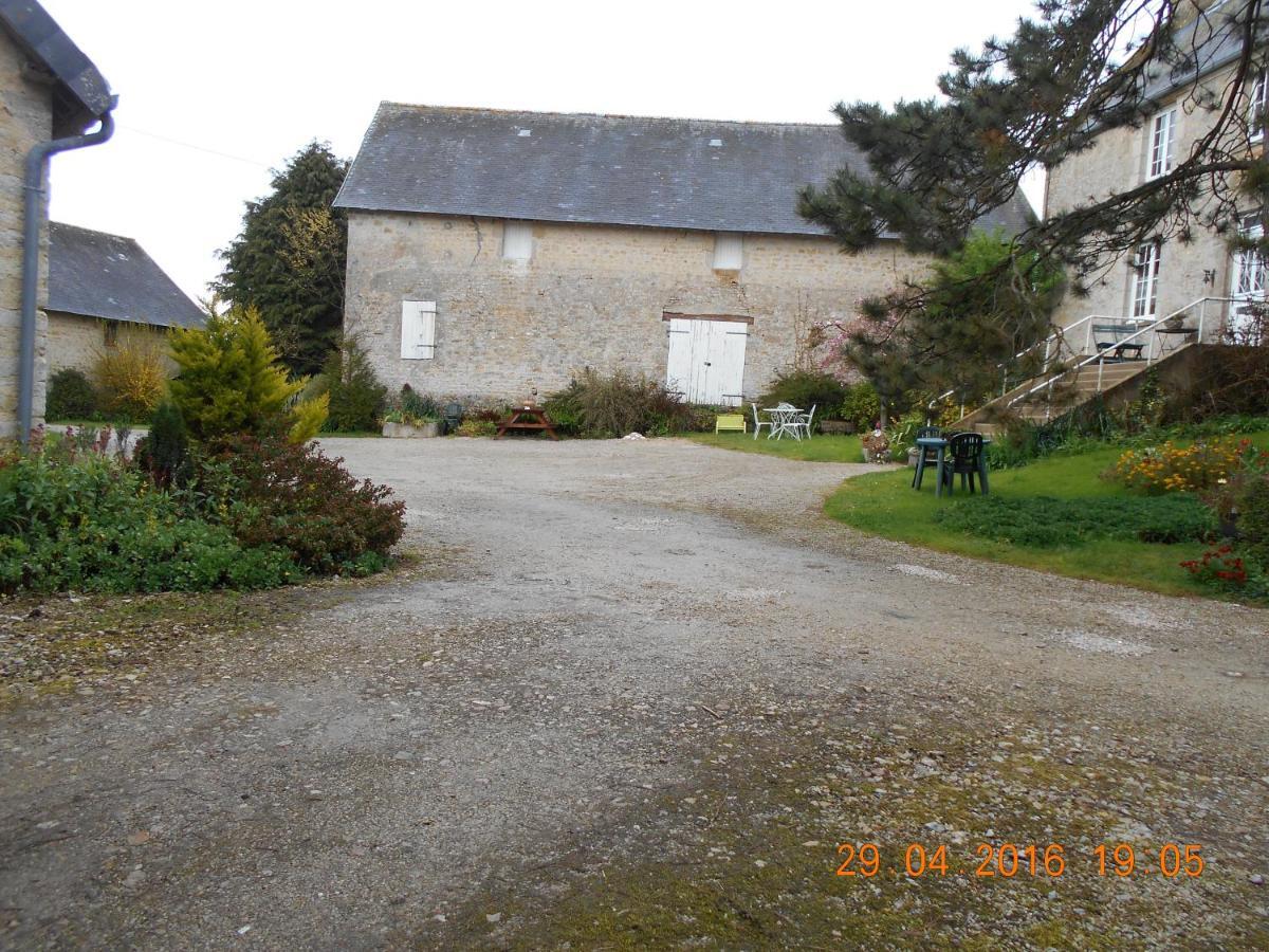 Ferme Manoir La Fiere Bed & Breakfast Sainte-Mere-Eglise Exterior photo